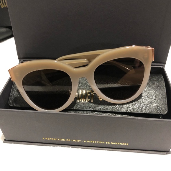 Valley Eyewear Jawbone in Toffee Fade to Ivory with Gold Trim NIB - Picture 1 of 16